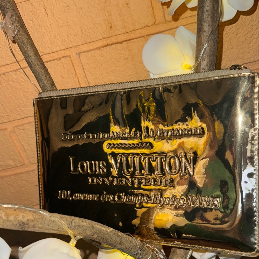 Vintage - Louis Vuitton Metallic Gold Pouchette clutch